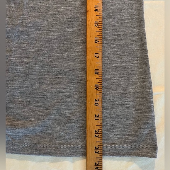 Orvis Women's Top, Gray ‘Trout Bum’ Performance Tee w/Logo on Back; Size S - Picture 7 of 7